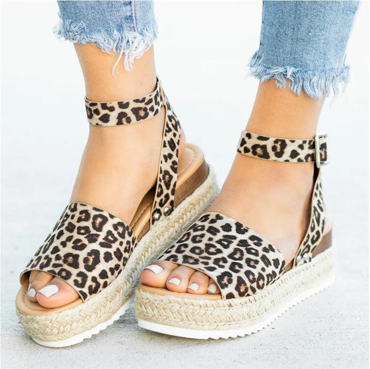 Chic Orthopedic Sandals with Unique Design