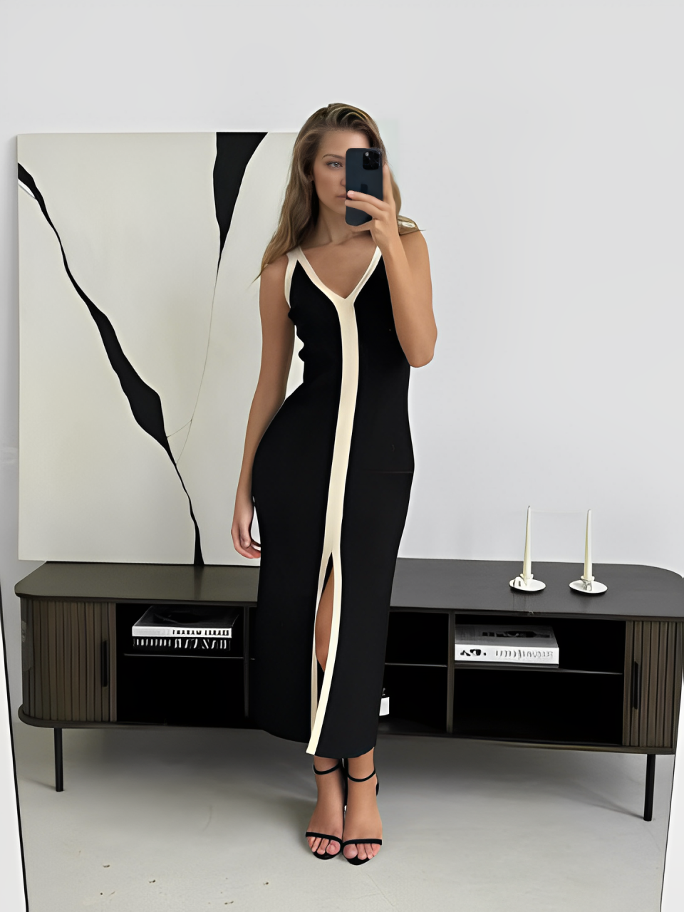 Beautifully Finished Dress in a Timeless Design