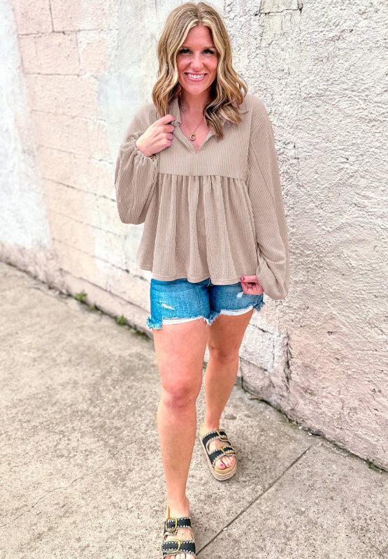Sophisticated Blouse with a Clean Classic Look