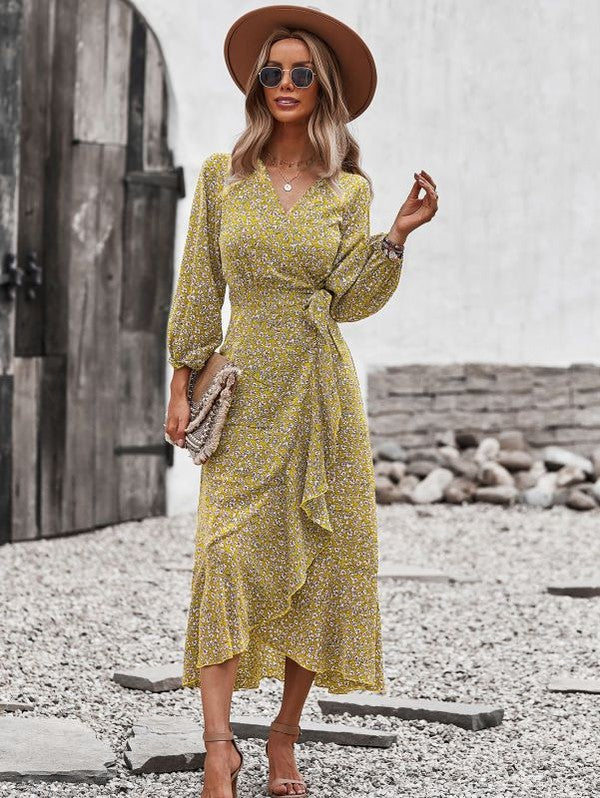 Effortlessly Elegant Dress with a Timeless Design
