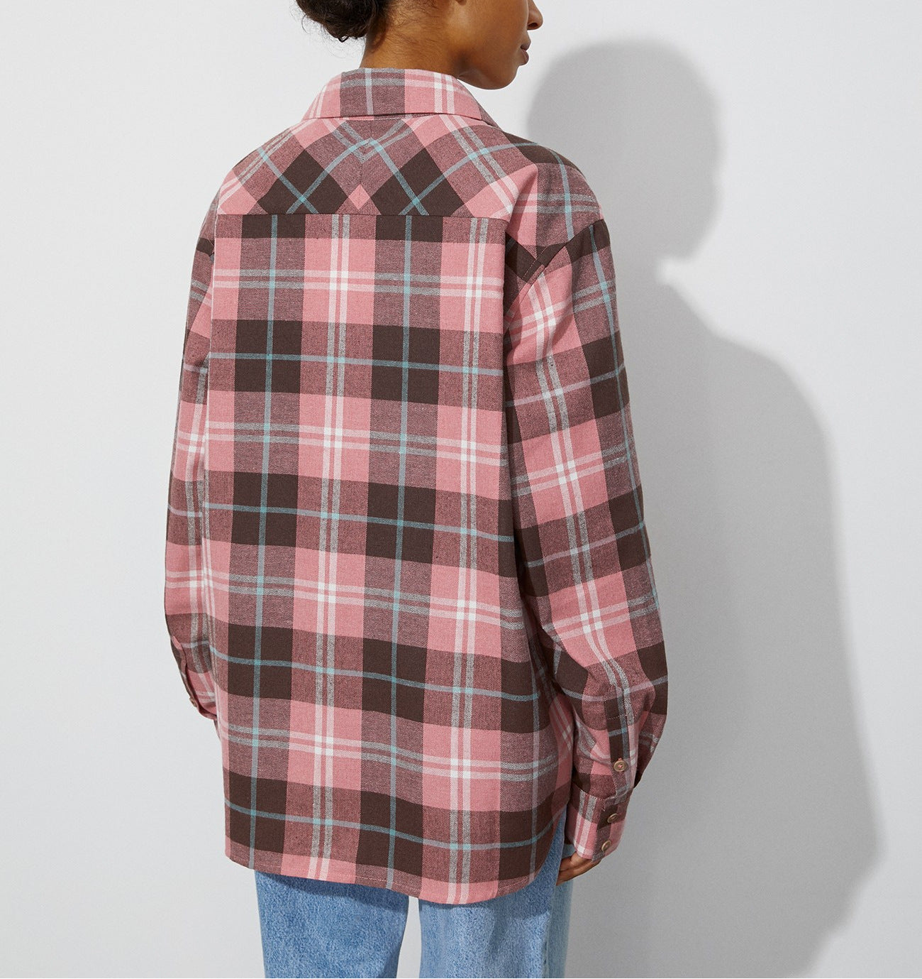 Effortlessly Elegant Shirt with a Timeless Design