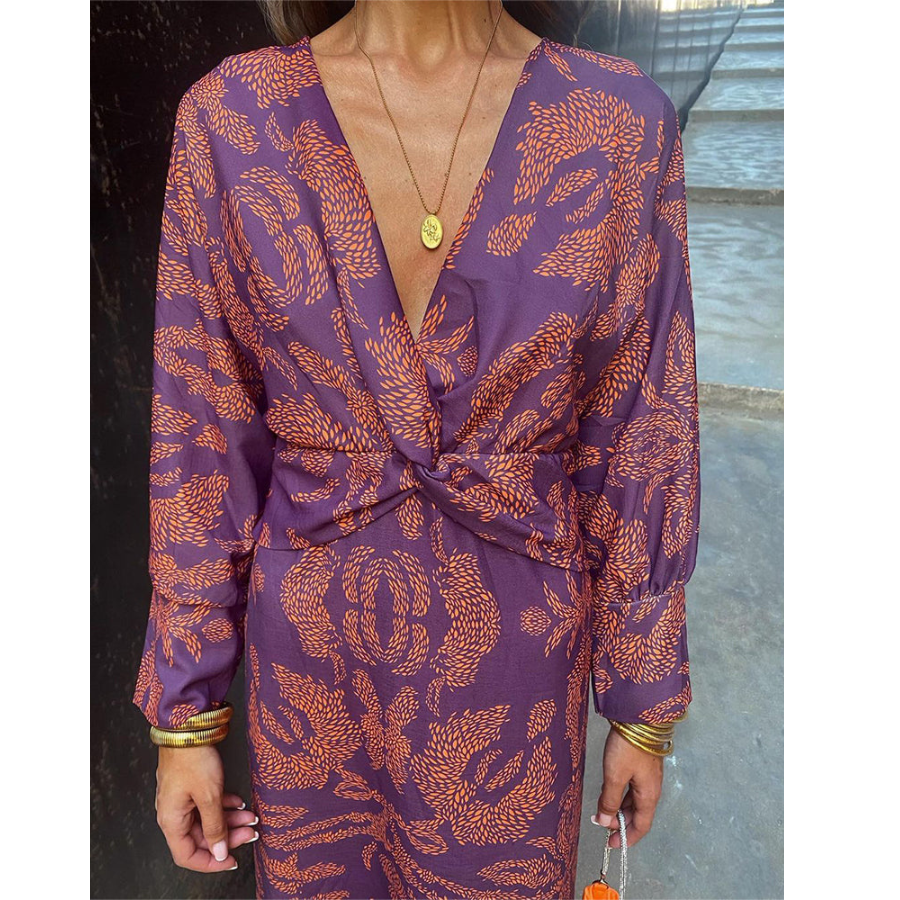 Well Tailored Dress with a Graceful Silhouette