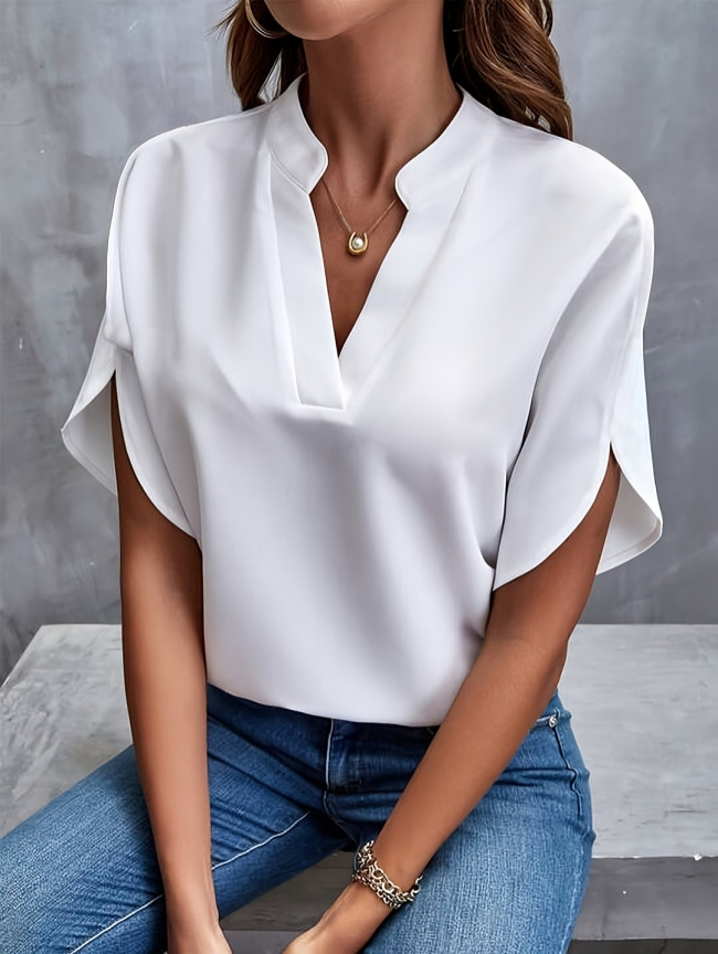 Polished Blouse with an Effortless Classic Look