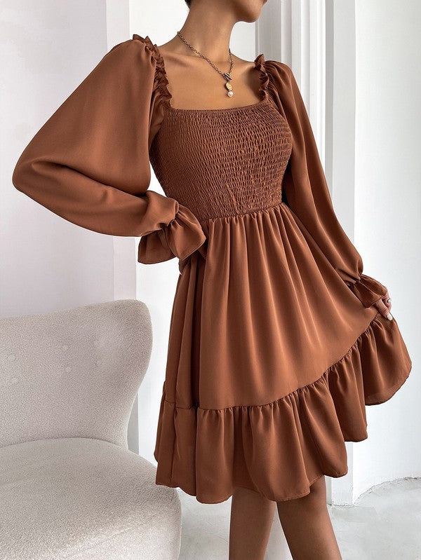 Beautifully Finished Dress in a Timeless Design