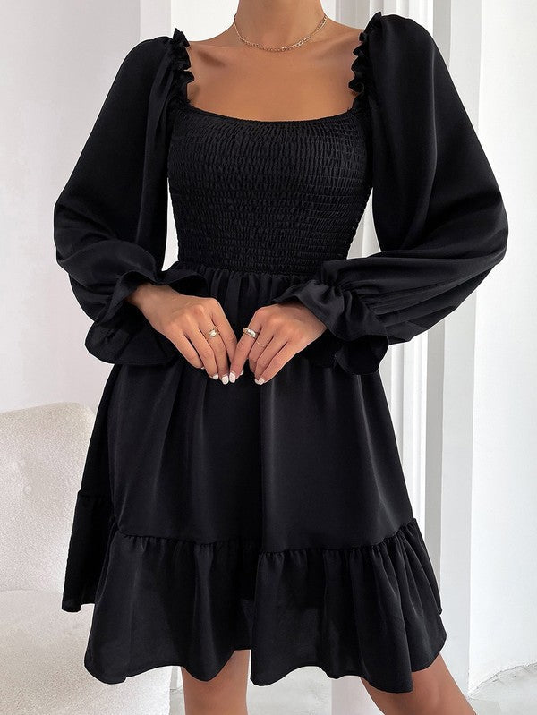 Beautifully Finished Dress in a Timeless Design