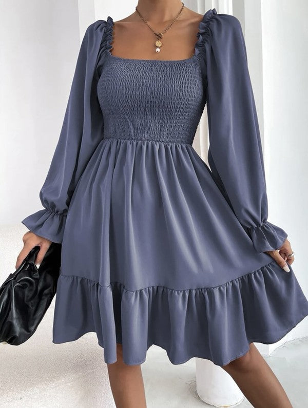 Beautifully Finished Dress in a Timeless Design