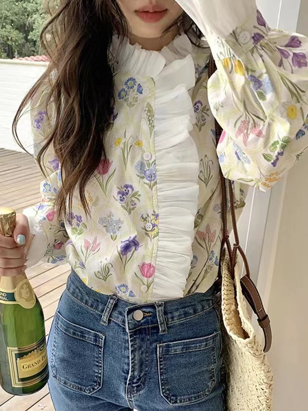 Well Tailored Blouse with a Graceful Silhouette