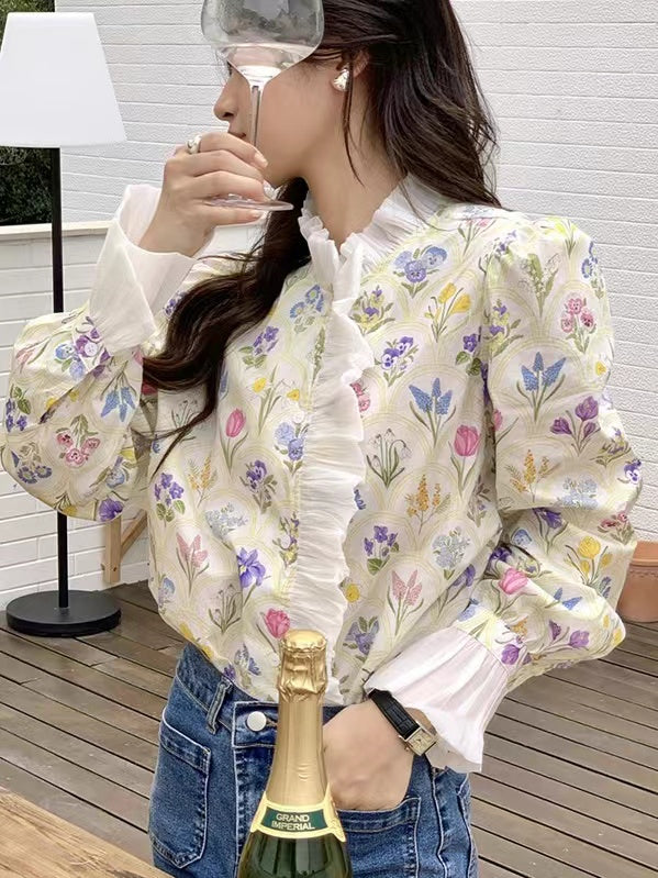 Well Tailored Blouse with a Graceful Silhouette