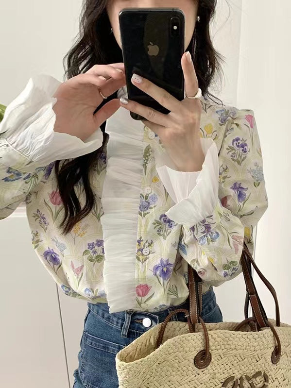 Well Tailored Blouse with a Graceful Silhouette