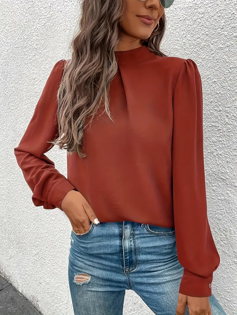 Well Tailored Blouse with a Graceful Silhouette