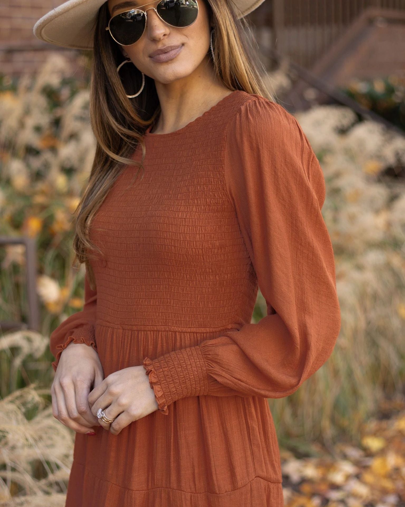 Well Tailored Dress with a Graceful Silhouette