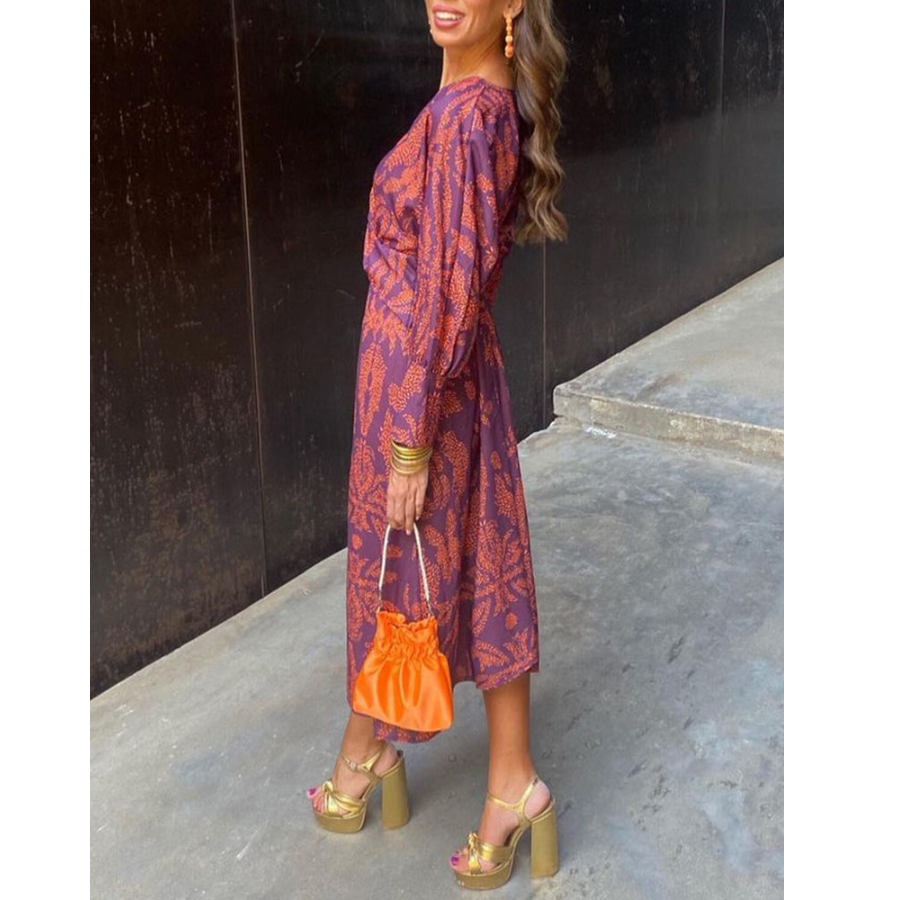 Well Tailored Dress with a Graceful Silhouette