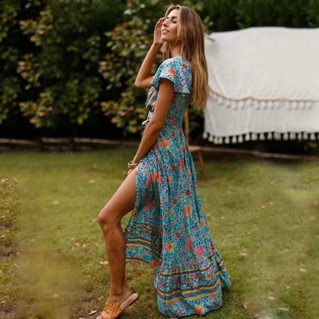 Classic Vintage & Enduringly Stylish Dress