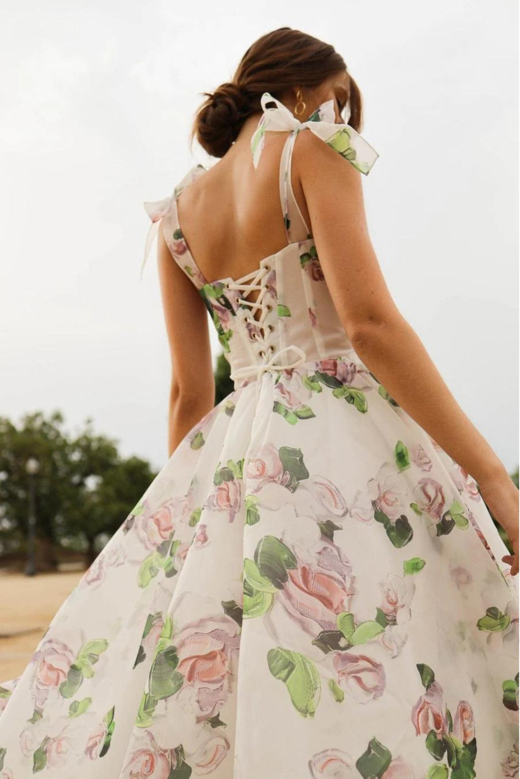 Well Tailored Dress with a Graceful Silhouette
