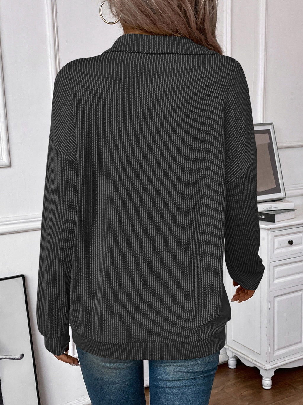 Effortlessly Elegant T-Shirt with a Timeless Design