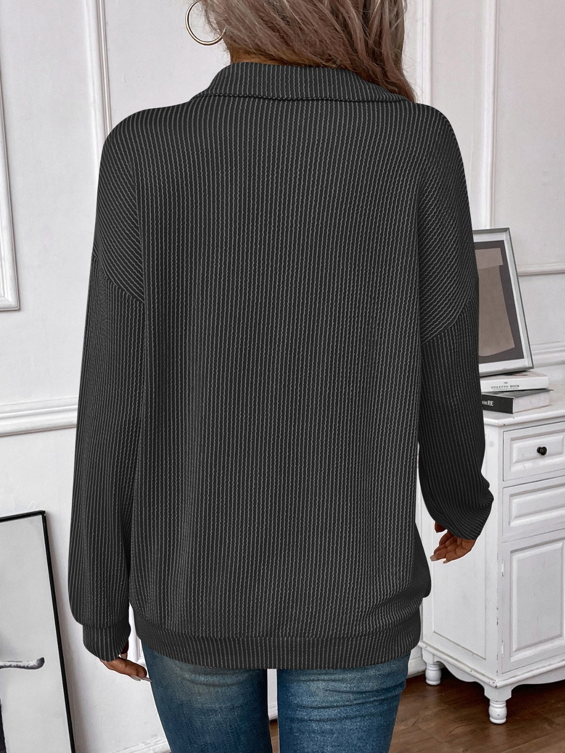 Effortlessly Elegant T-Shirt with a Timeless Design