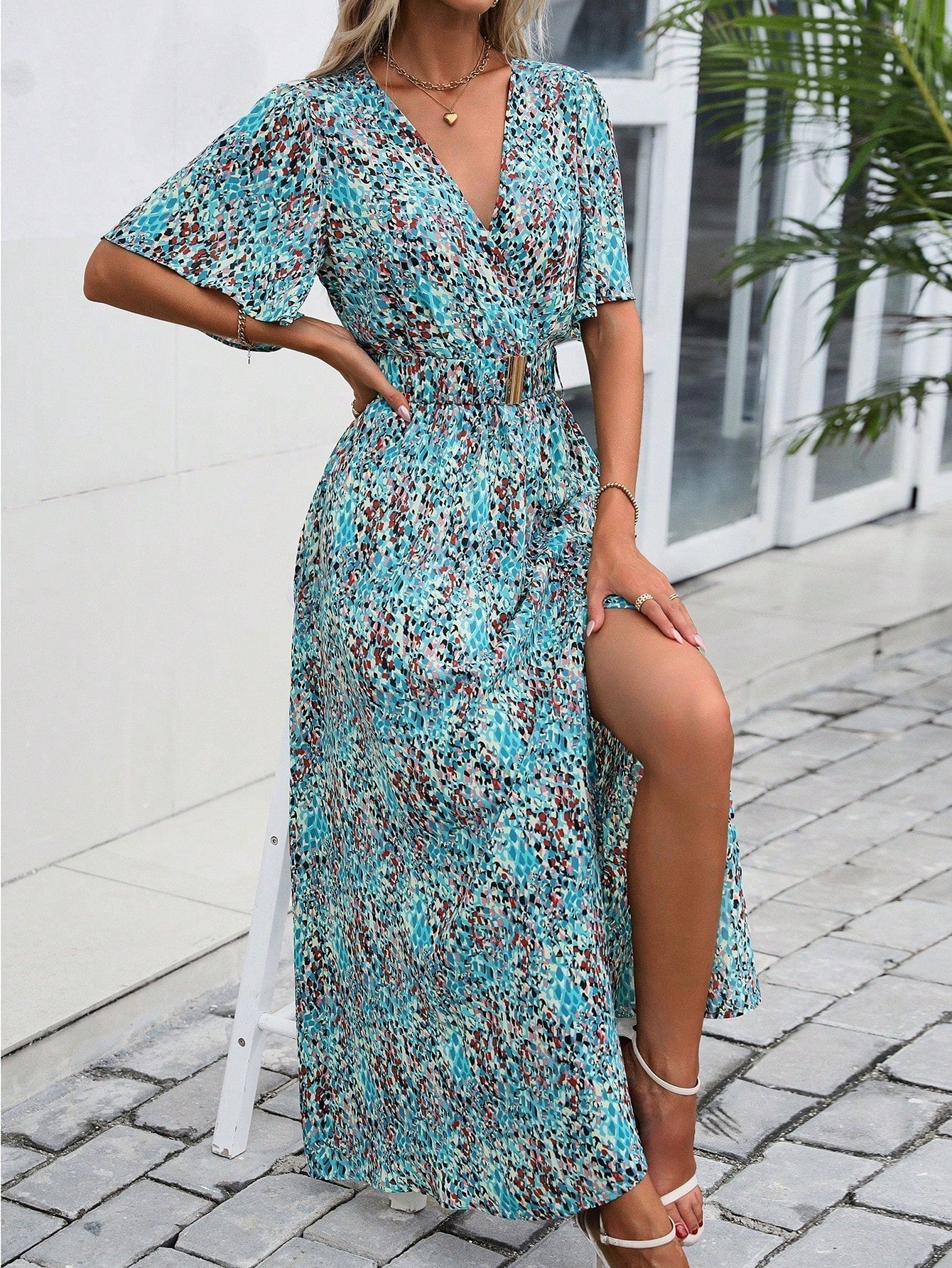 Classic Vintage Dress with a Flattering Fit