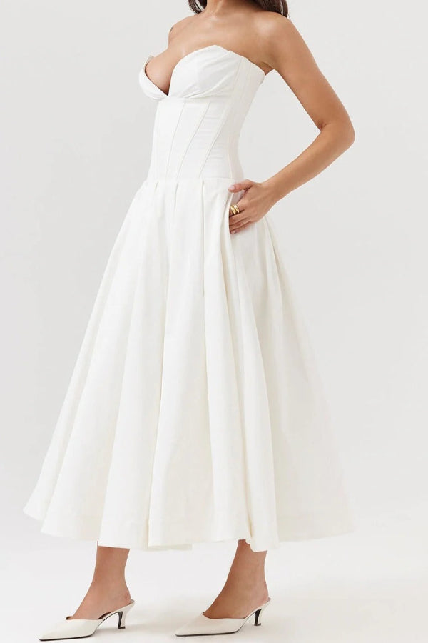 Classic Vintage Dress with a Flattering Fit