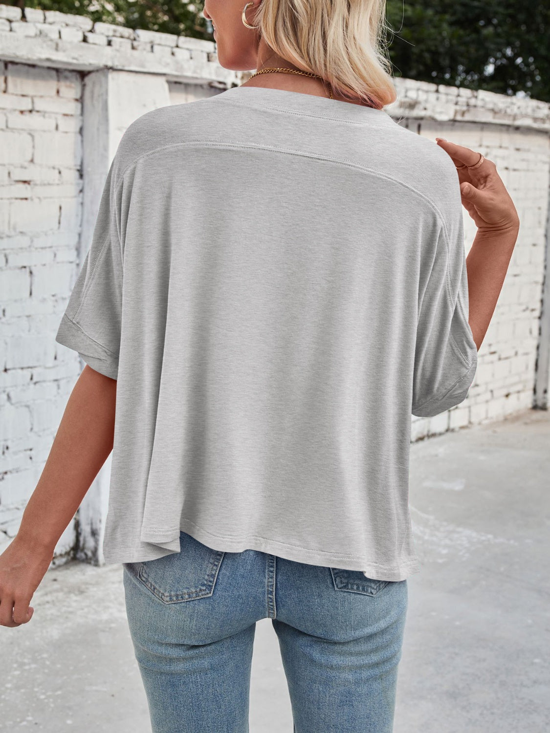 Beautifully Crafted T-Shirt in a Classic Style