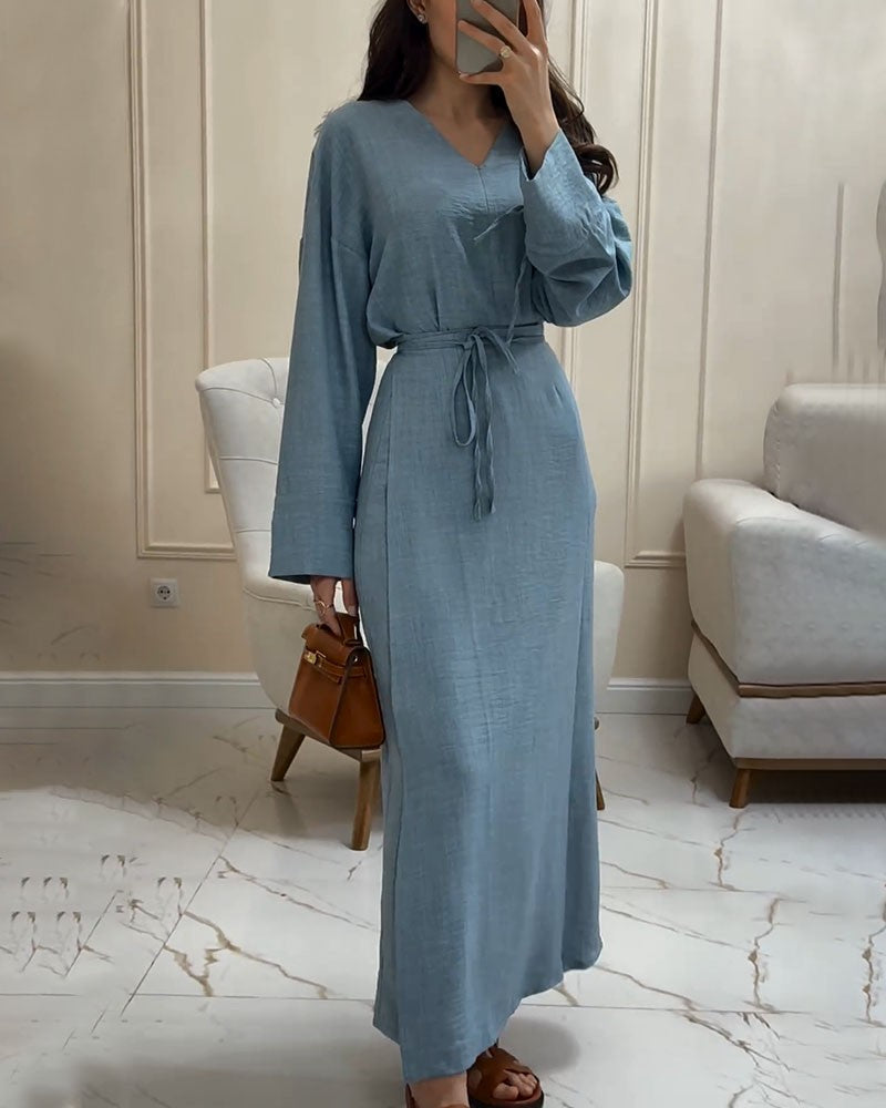 Well Tailored Dress with a Graceful Silhouette