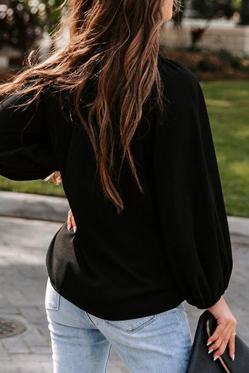 Well Tailored Blouse with a Graceful Silhouette