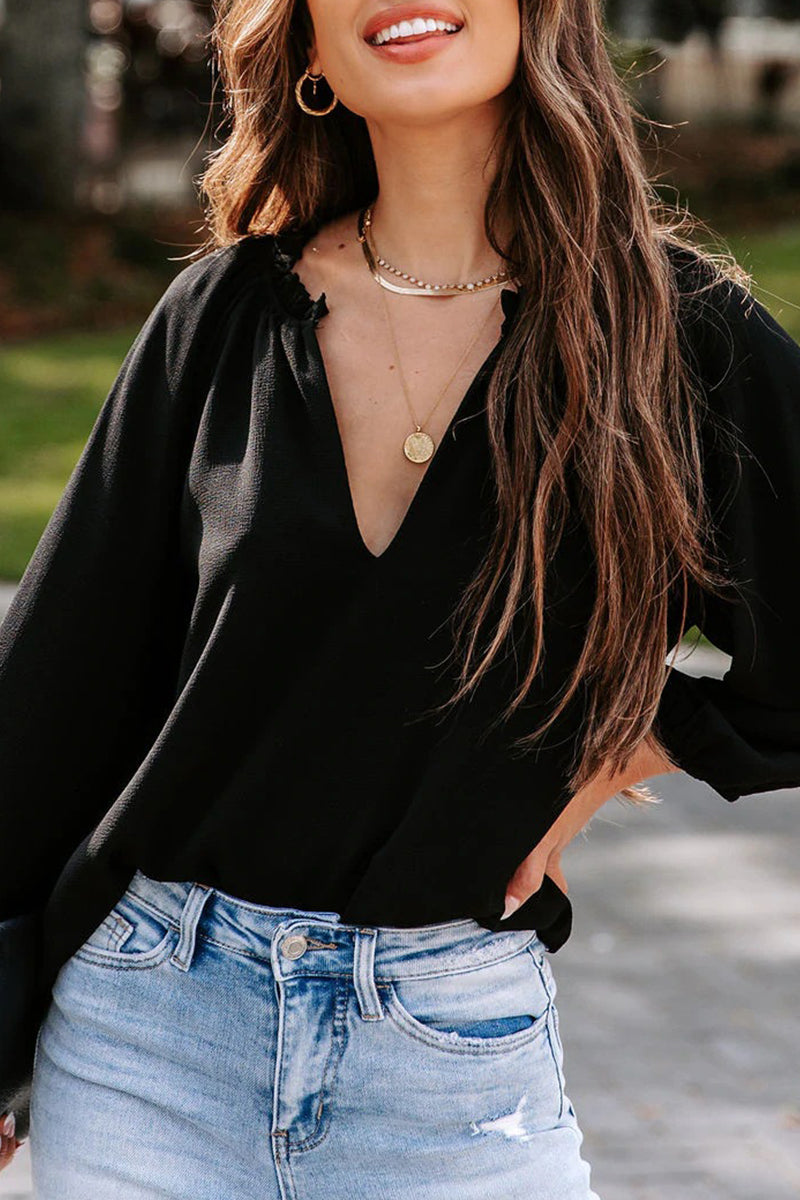 Well Tailored Blouse with a Graceful Silhouette