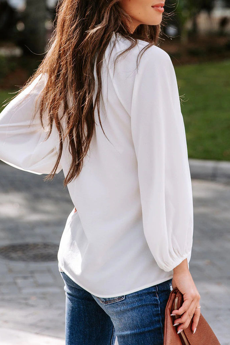 Well Tailored Blouse with a Graceful Silhouette
