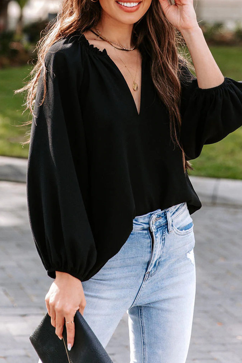 Well Tailored Blouse with a Graceful Silhouette
