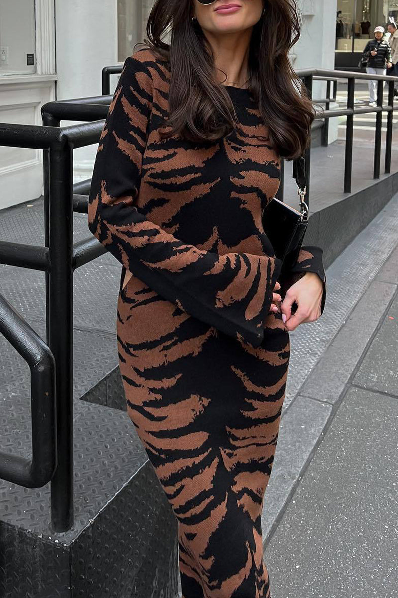 Classic Vintage Dress with a Flattering Fit