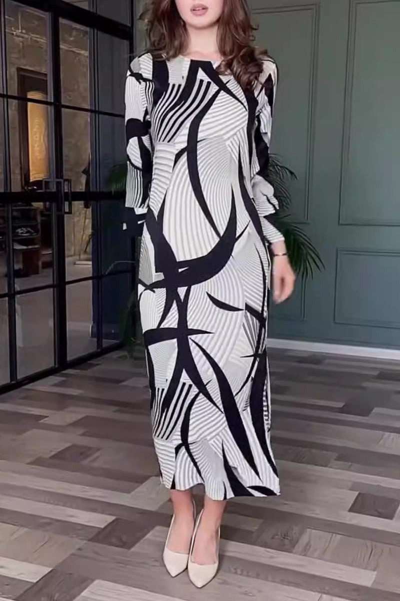 Well Tailored Dress with a Graceful Silhouette