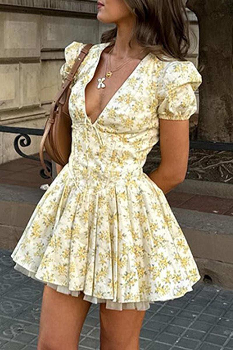 Classic Vintage Dress with a Flattering Fit