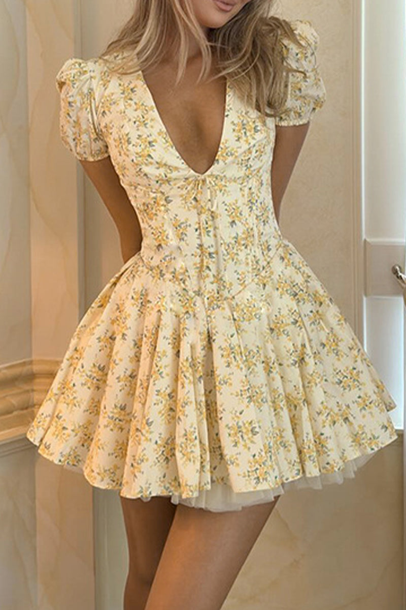 Classic Vintage Dress with a Flattering Fit