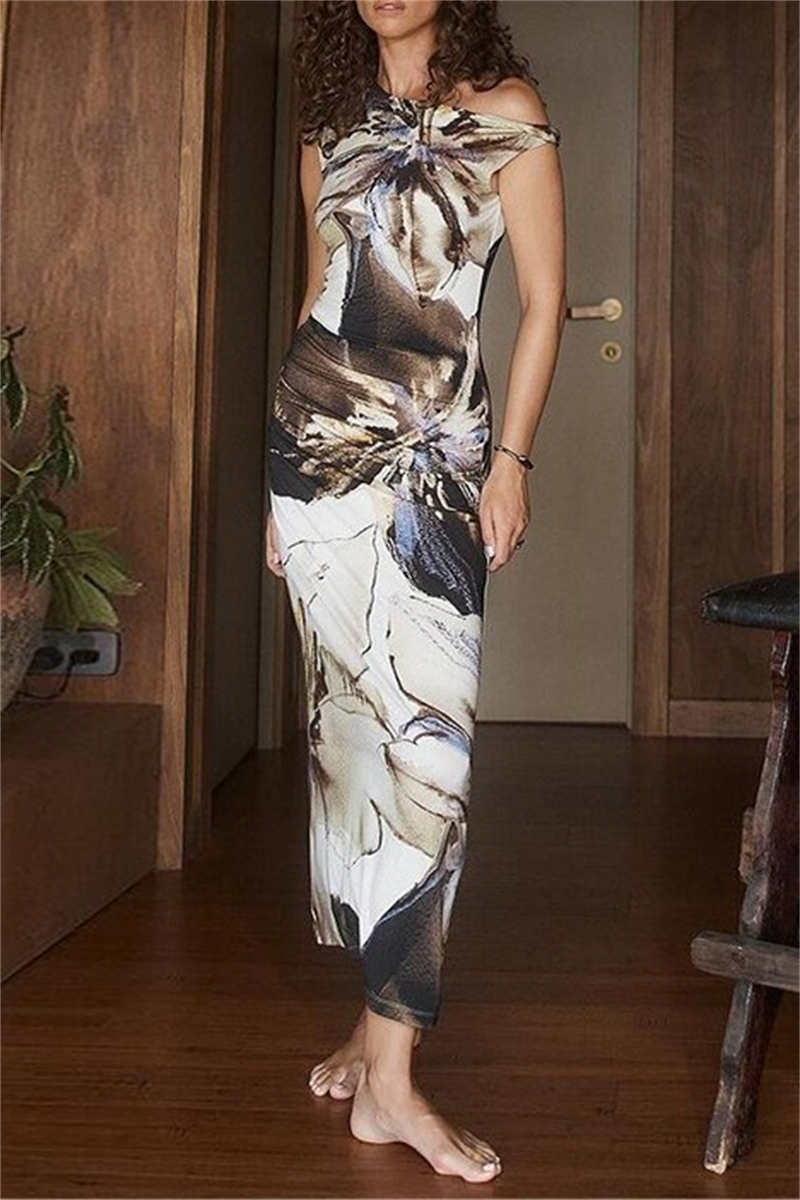 Well Tailored Dress with a Graceful Silhouette