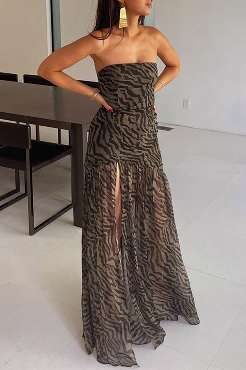Beautifully Finished Dress in a Timeless Design