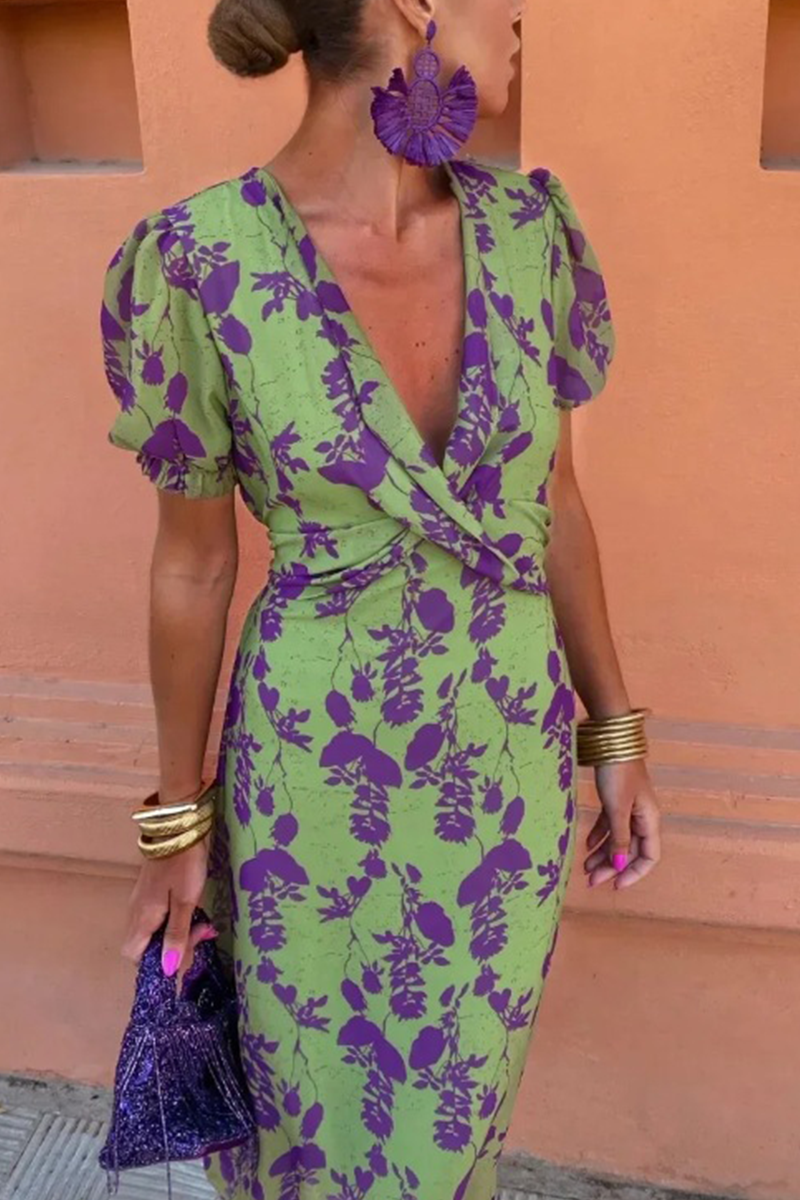 Classic Vintage Dress with a Flattering Fit