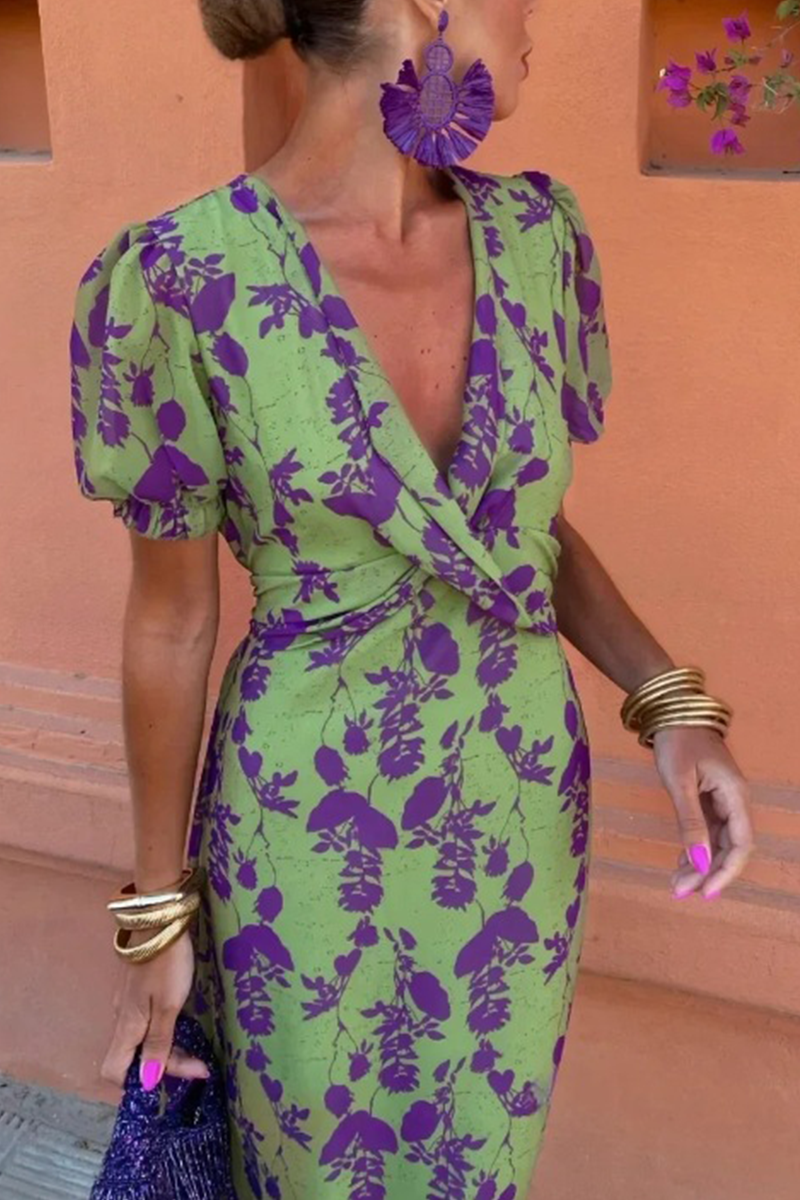 Classic Vintage Dress with a Flattering Fit
