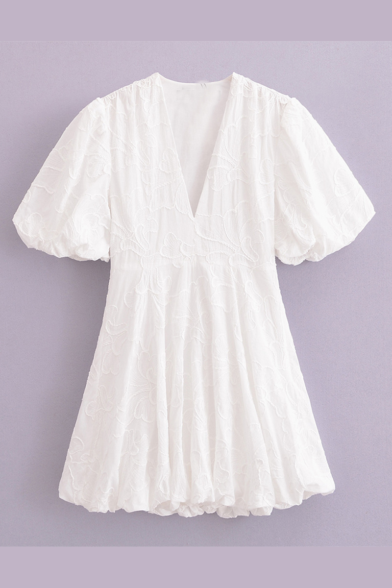 Well Tailored Dress with a Graceful Silhouette