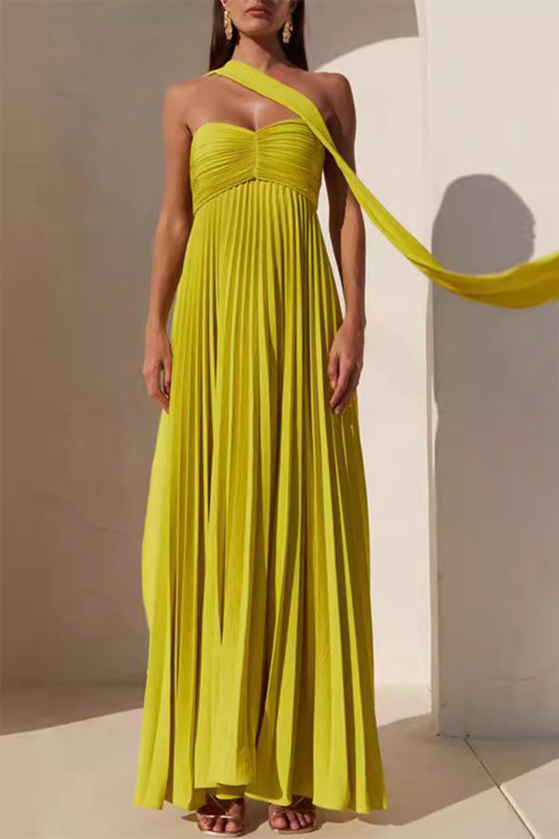 Well Tailored Dress with a Graceful Silhouette