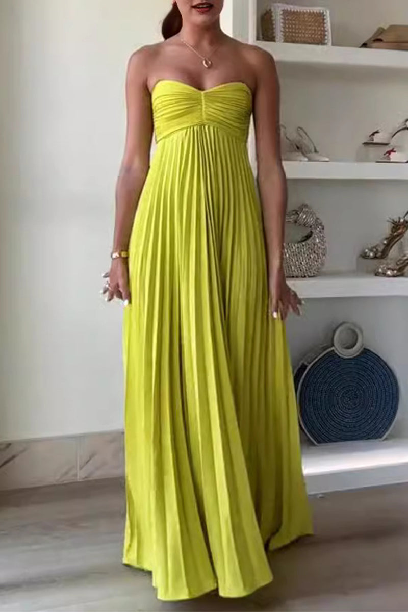 Well Tailored Dress with a Graceful Silhouette