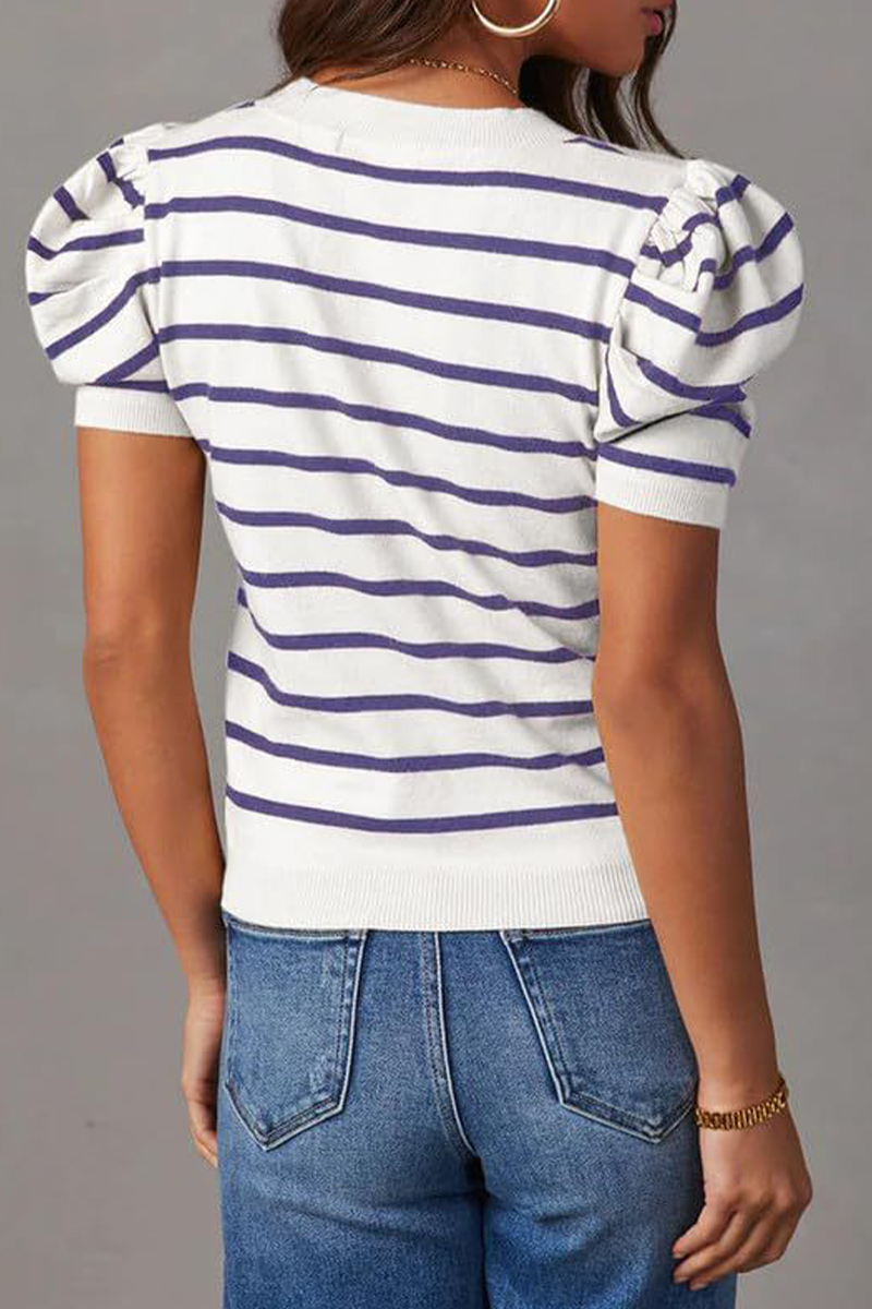 Effortlessly Elegant T-Shirt with a Timeless Design