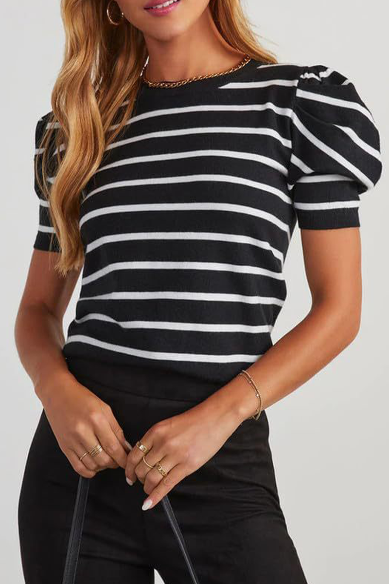 Effortlessly Elegant T-Shirt with a Timeless Design