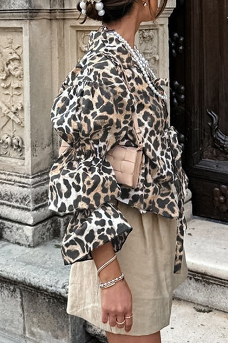 Sophisticated Blouse with a Clean Classic Look
