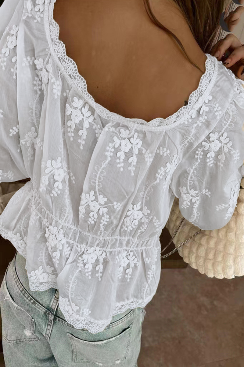 Sophisticated Blouse with a Clean Classic Look