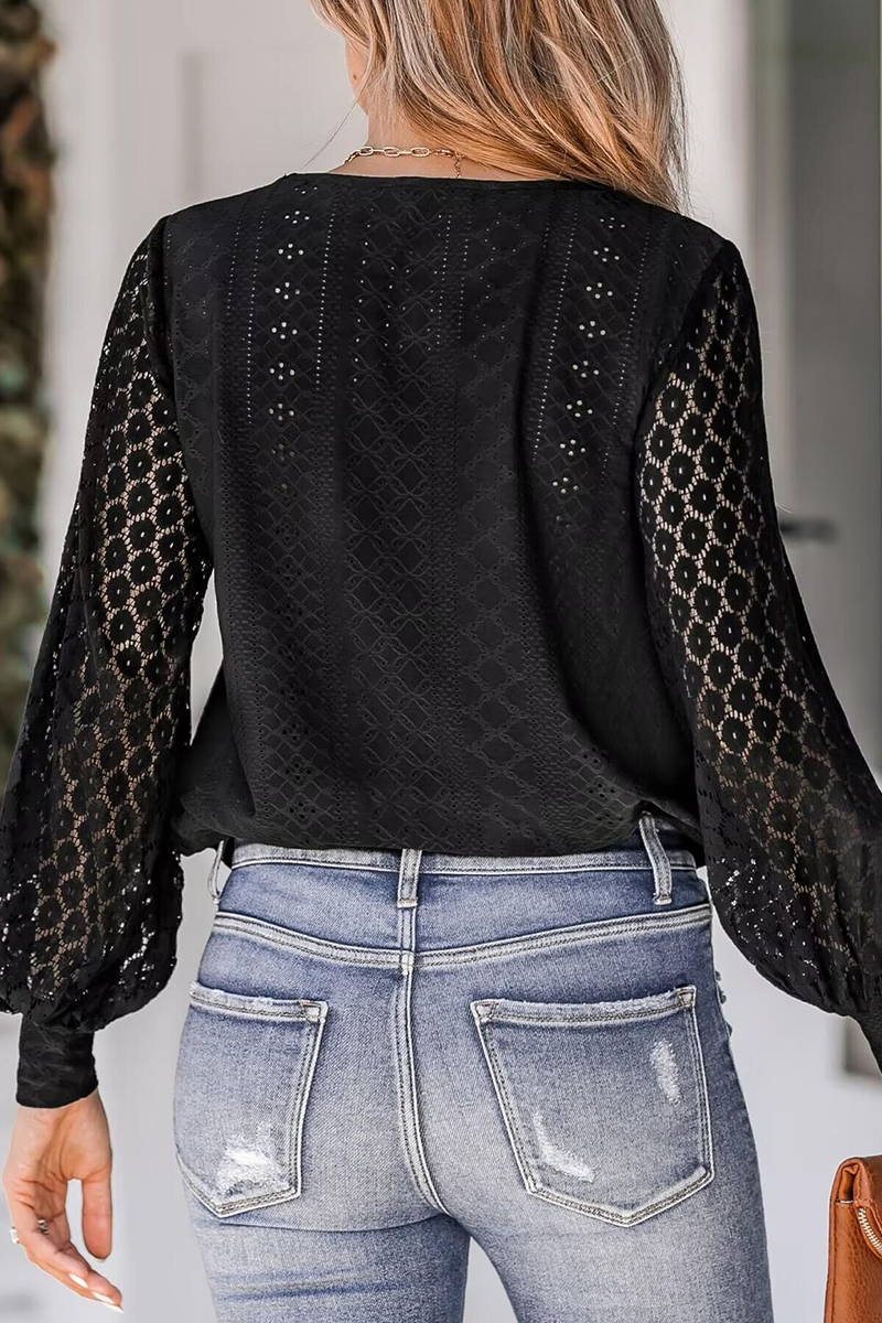 Well Tailored Blouse with a Graceful Silhouette