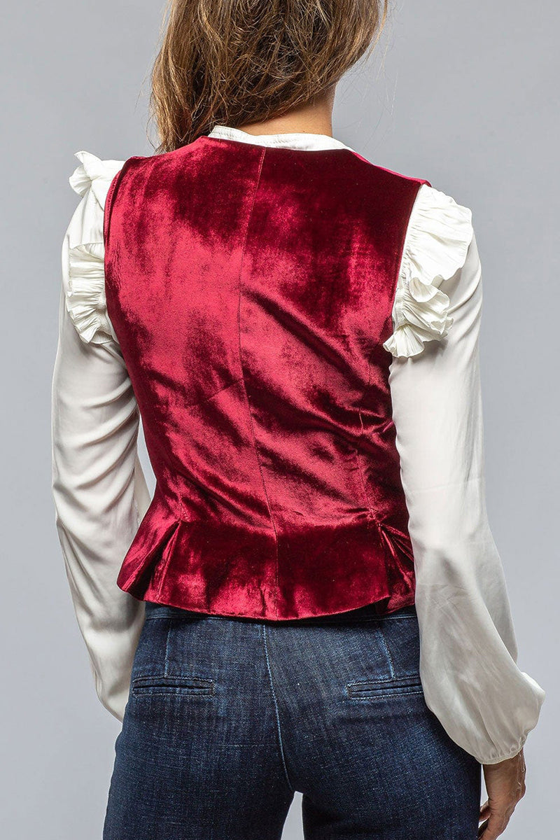 Beautifully Crafted Shirt in a Classic Style