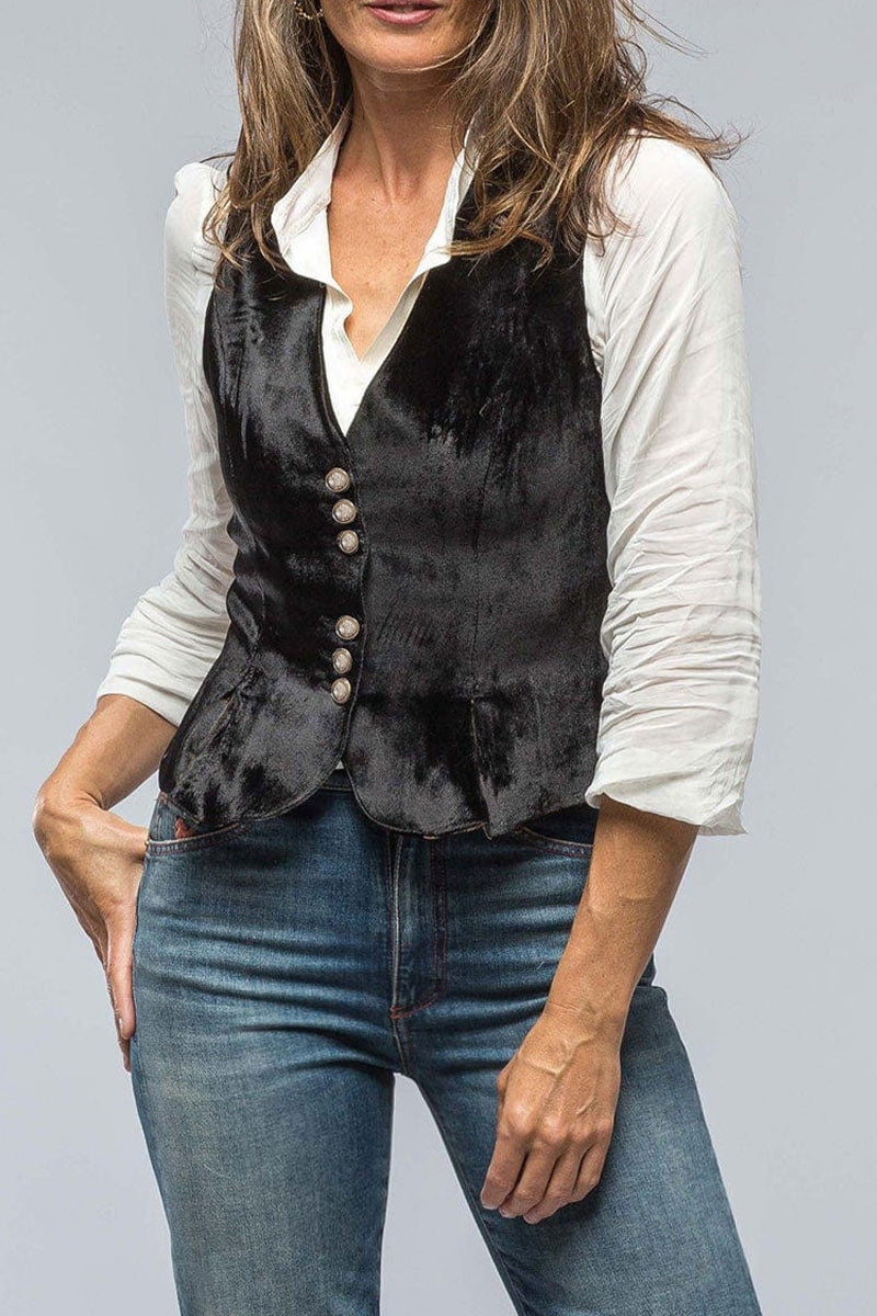 Beautifully Crafted Shirt in a Classic Style