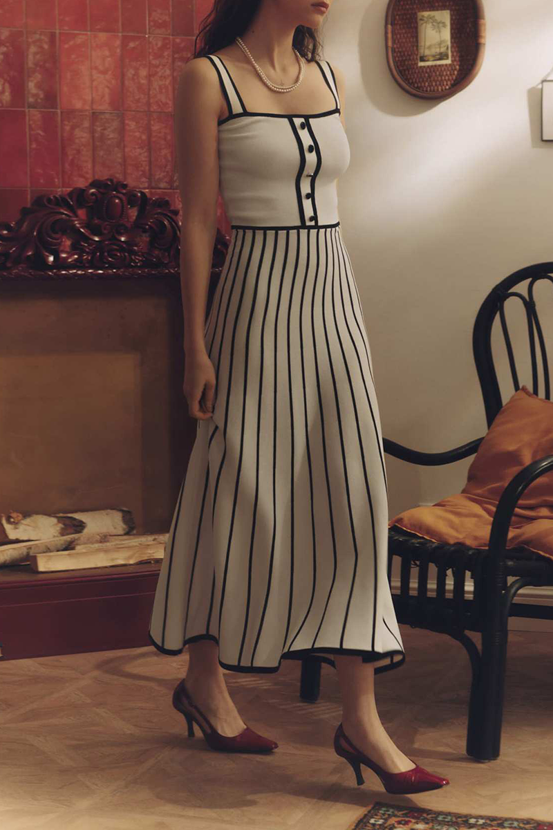 Gracefully Styled Dress for Any Occasion