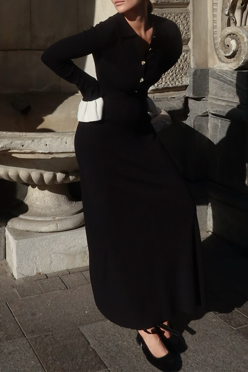 Well Tailored Dress with a Graceful Silhouette