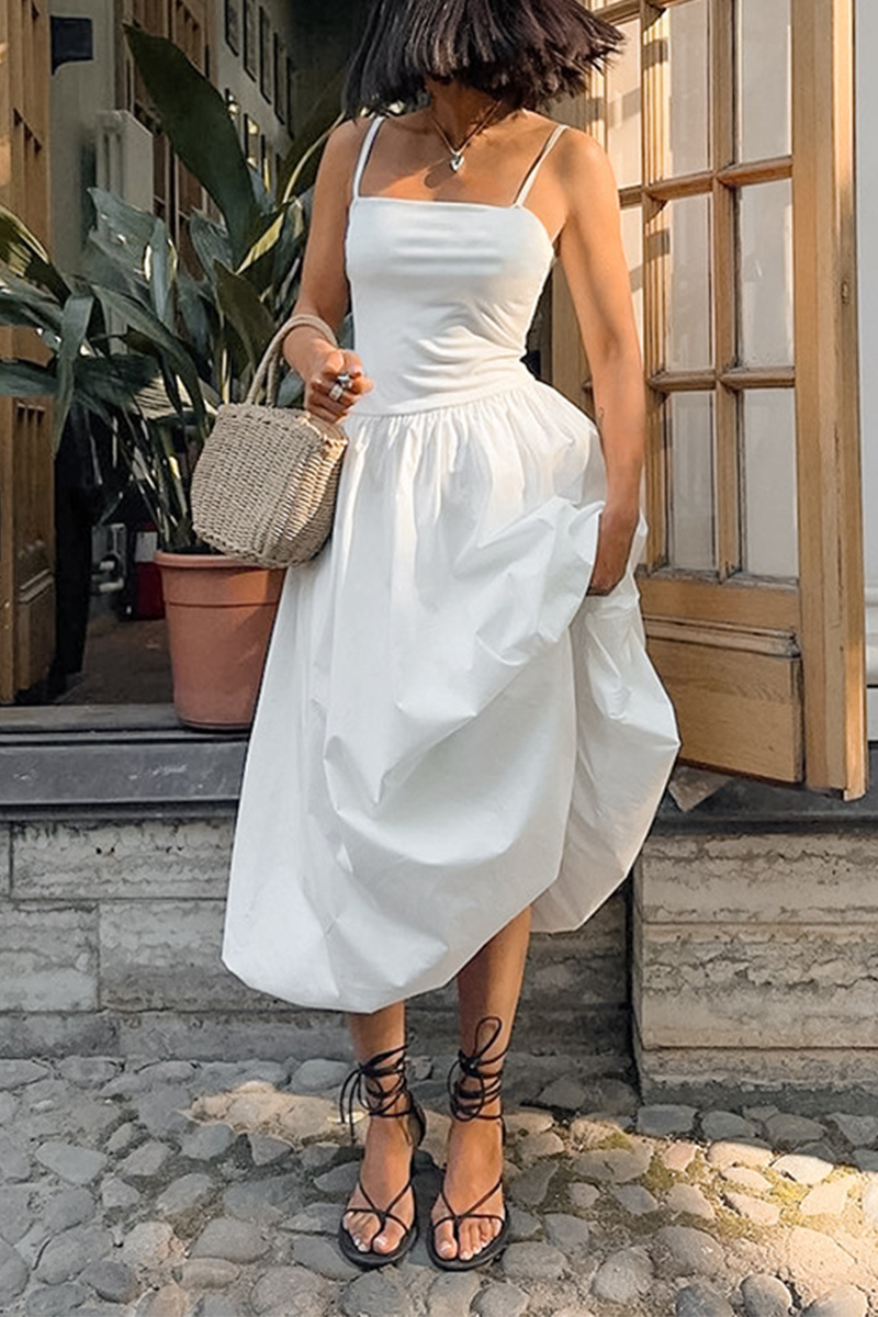 Beautifully Finished Dress in a Timeless Design