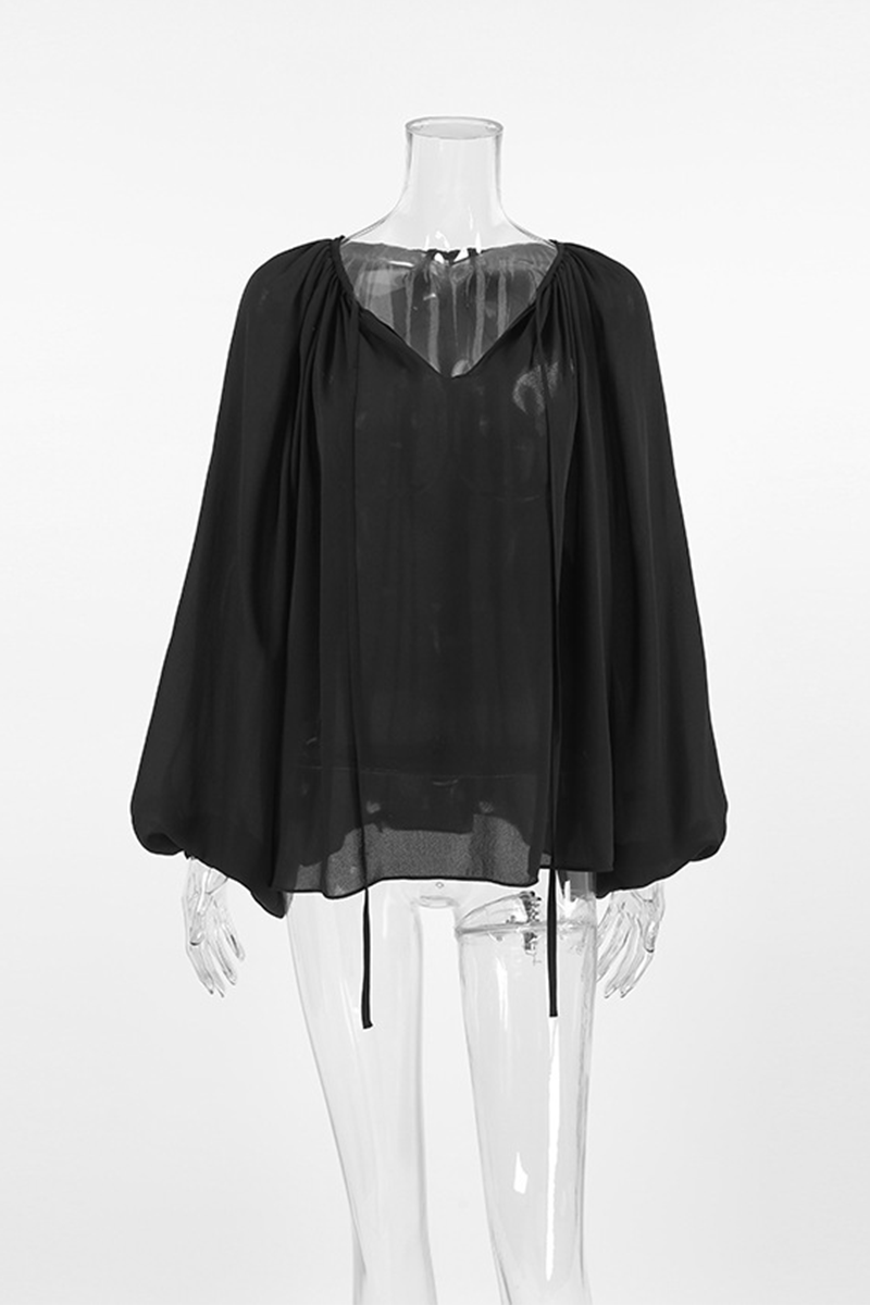 Sophisticated Blouse with a Clean Classic Look